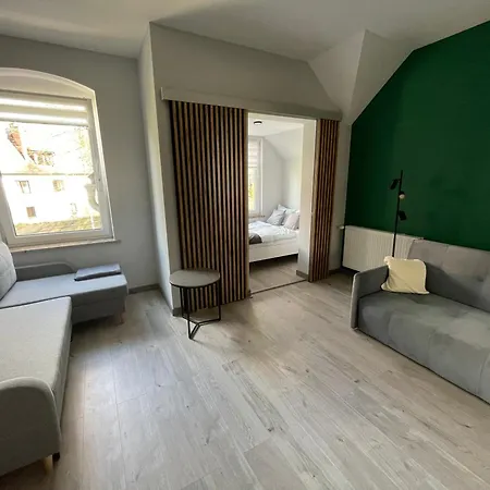 Przystanek - Komuny Paryskiej 3 카르파츠