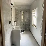 Przystanek - Komuny Paryskiej 3 *