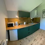 Przystanek - Komuny Paryskiej 3 Appartamento *
