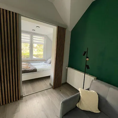 Przystanek - Komuny Paryskiej 3 Apartament