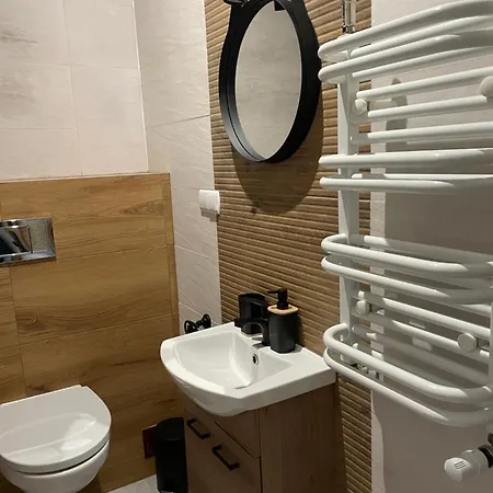 Apartament Przystanek - Komuny Paryskiej 3