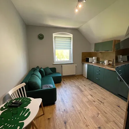 Przystanek - Komuny Paryskiej 3 Apartament *