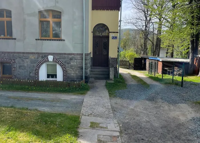 Przystanek - Komuny Paryskiej 3